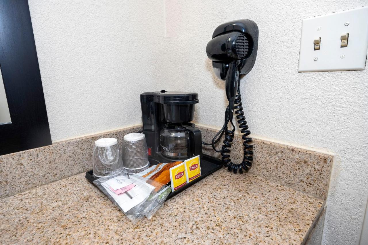 Red Roof Inn Bordentown - Mcguire Afb Εξωτερικό φωτογραφία